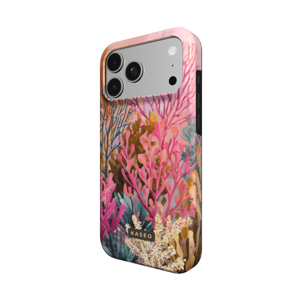 Reef MagSafe phone case - angle